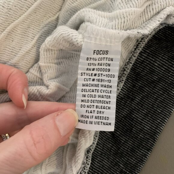 Focus Casual Life Womens M Jacket Cardigan Knit Gray Boho Button Pockets - Picture 8 of 12